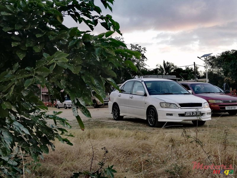 2002' Mitsubishi Lancer photo #6