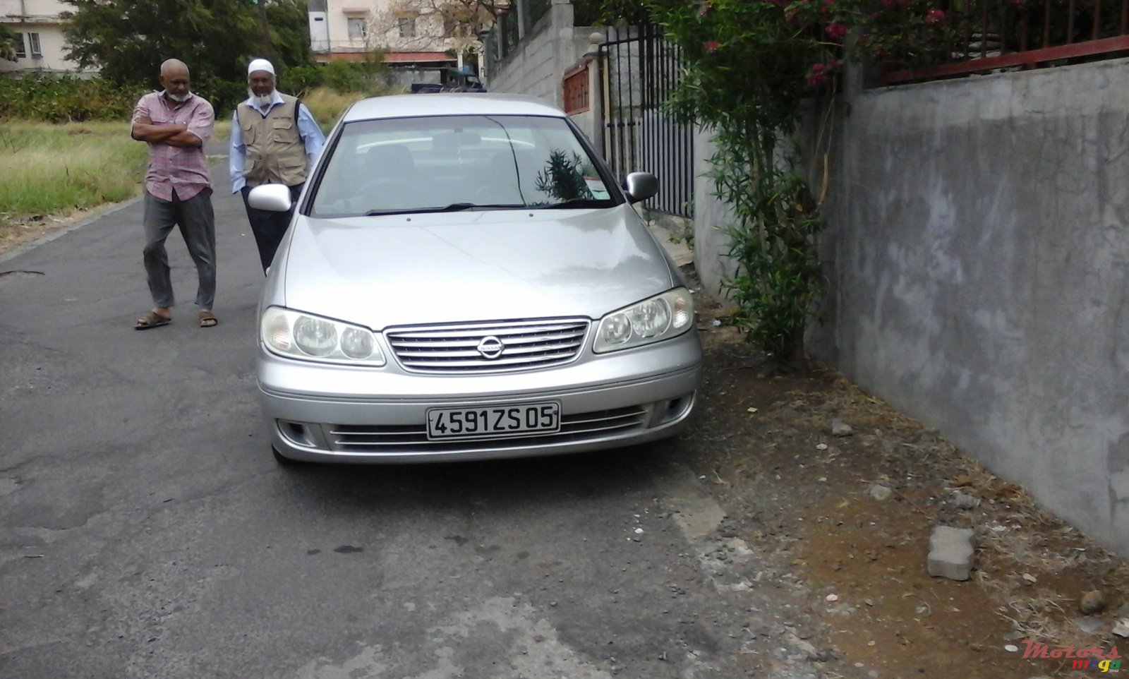 2005' Nissan Sunny photo #1