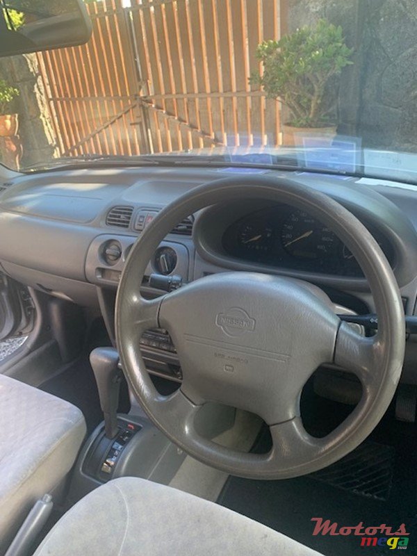 2001' Nissan March photo #4