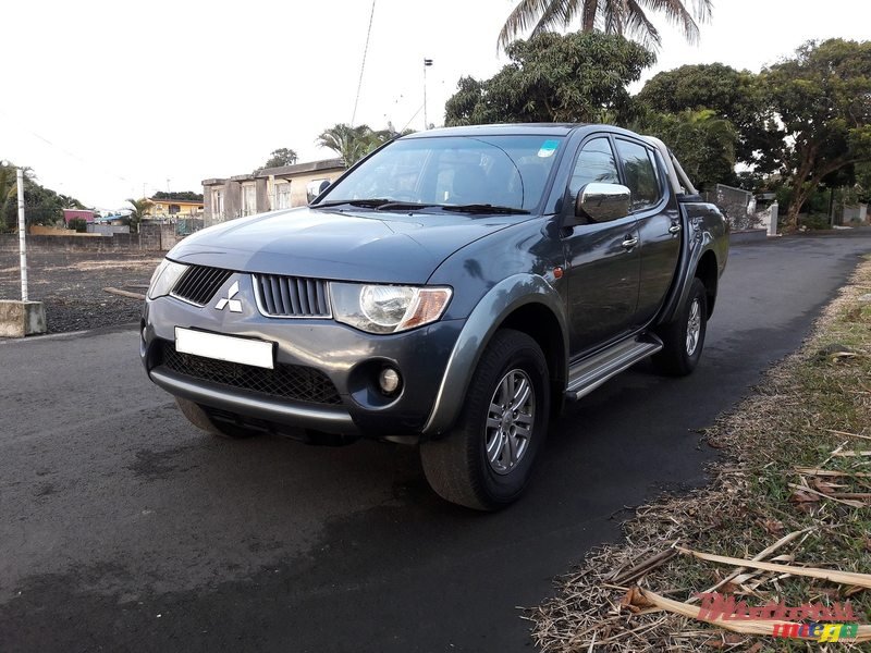 2007' Mitsubishi L 200 sportero photo #1