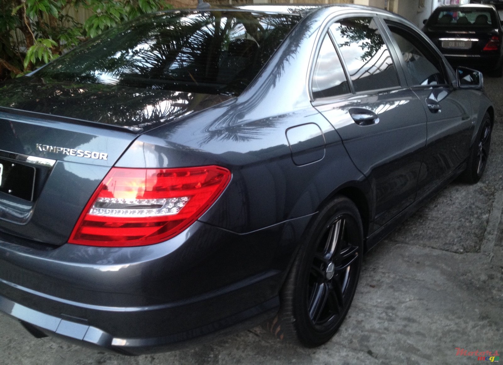 2009' Mercedes-Benz C-Class C180 BlueEfficiency  photo #2