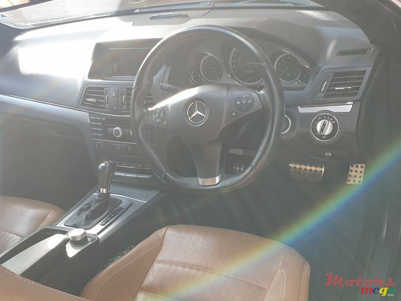 2010' Mercedes-Benz E-Class AMG photo #5