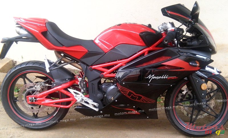 2012' Ducati photo #3