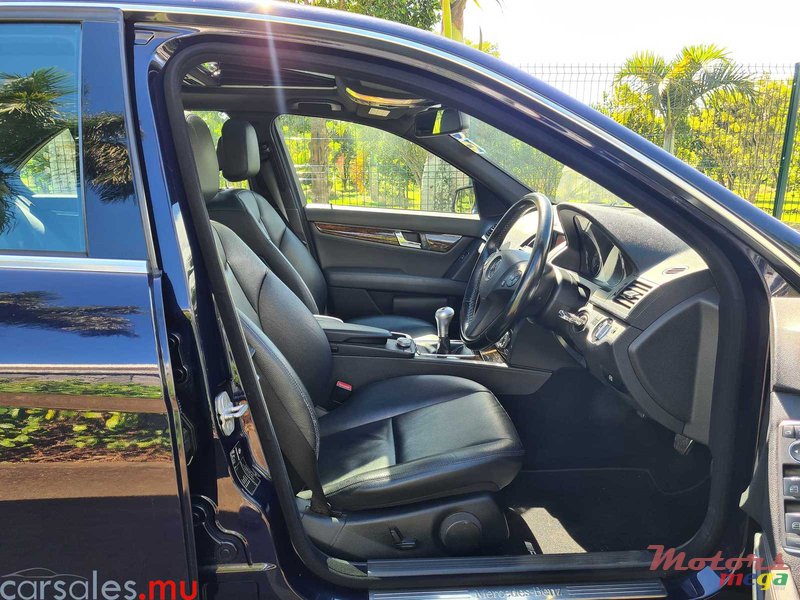 2011' Mercedes-Benz C 180 Kompressor photo #4