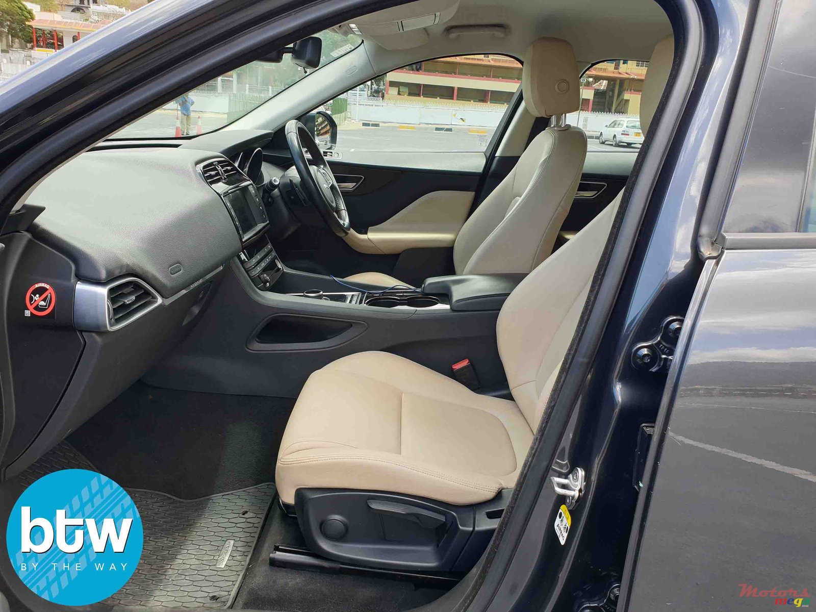 2016' Jaguar F-Type F-Pace photo #5