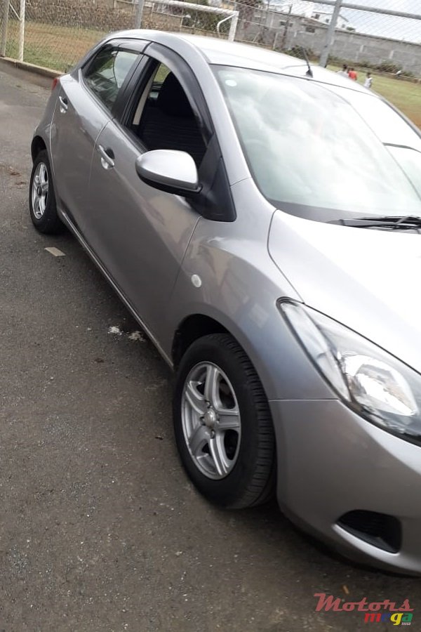 2010' Mazda Demio Full Option photo #4