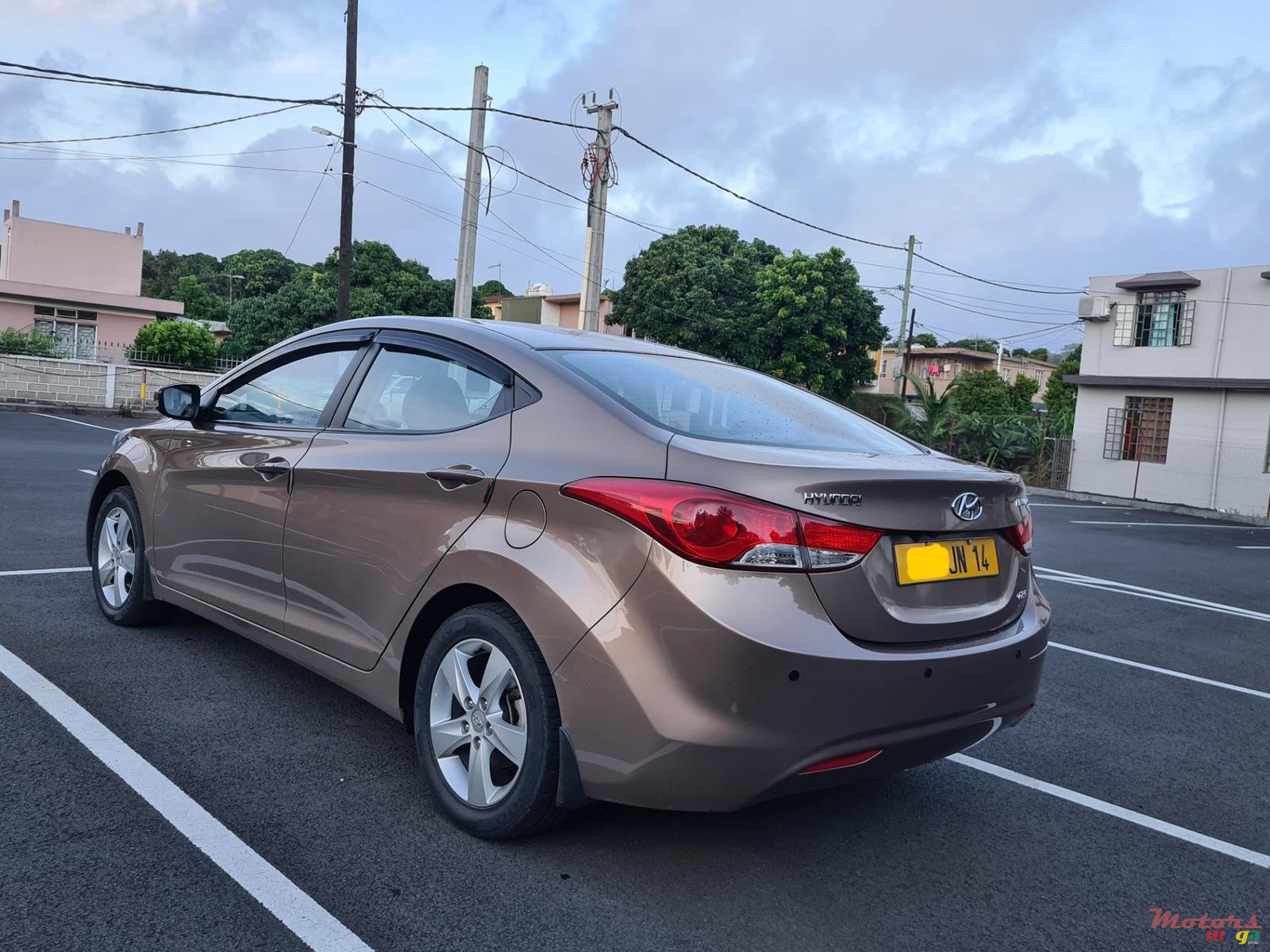 2014' Hyundai Elantra Automatic photo #3