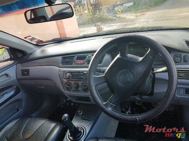 2003' Mitsubishi Lancer photo #11