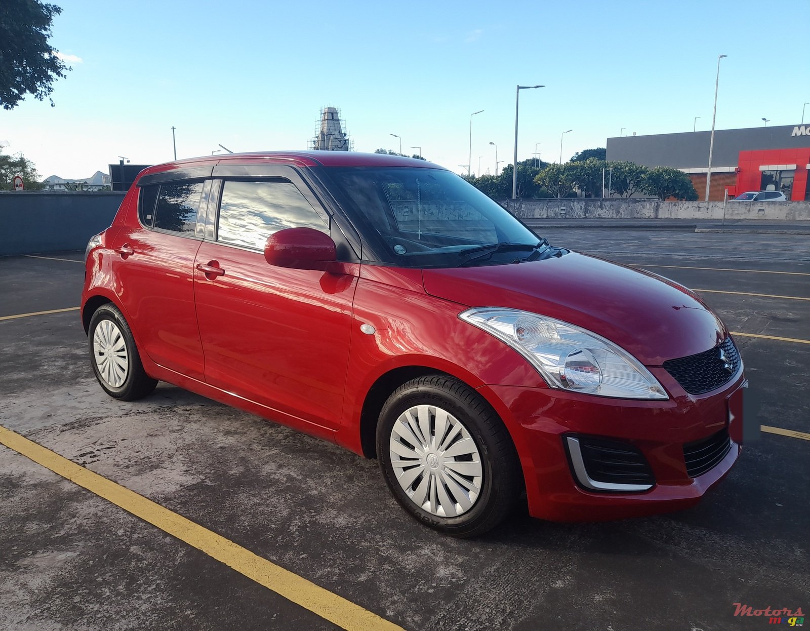 2015' Suzuki Swift photo #4