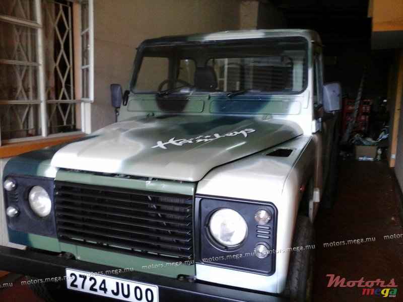 2000' Land Rover Defender 110 photo #1