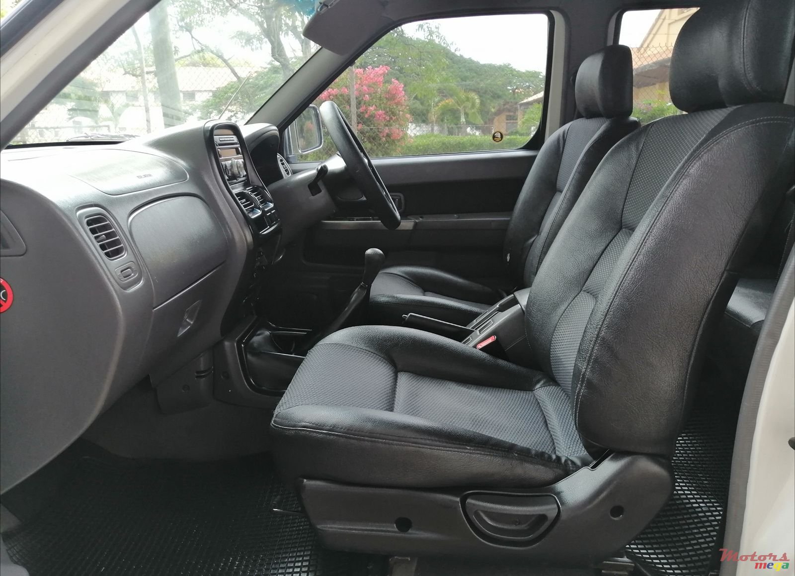 2014' Nissan Hardbody photo #3