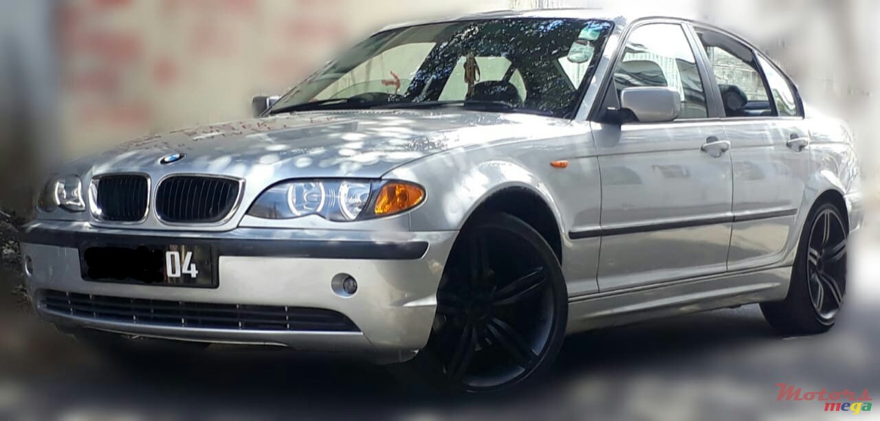 2004' BMW 318 photo #1