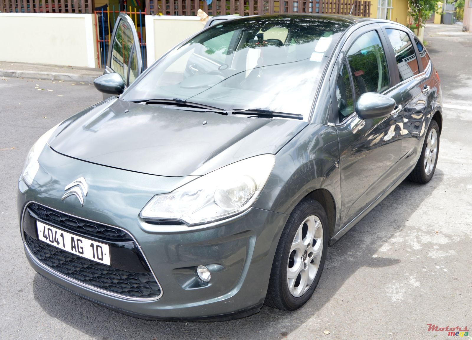 2010' Citroen C3 photo #3