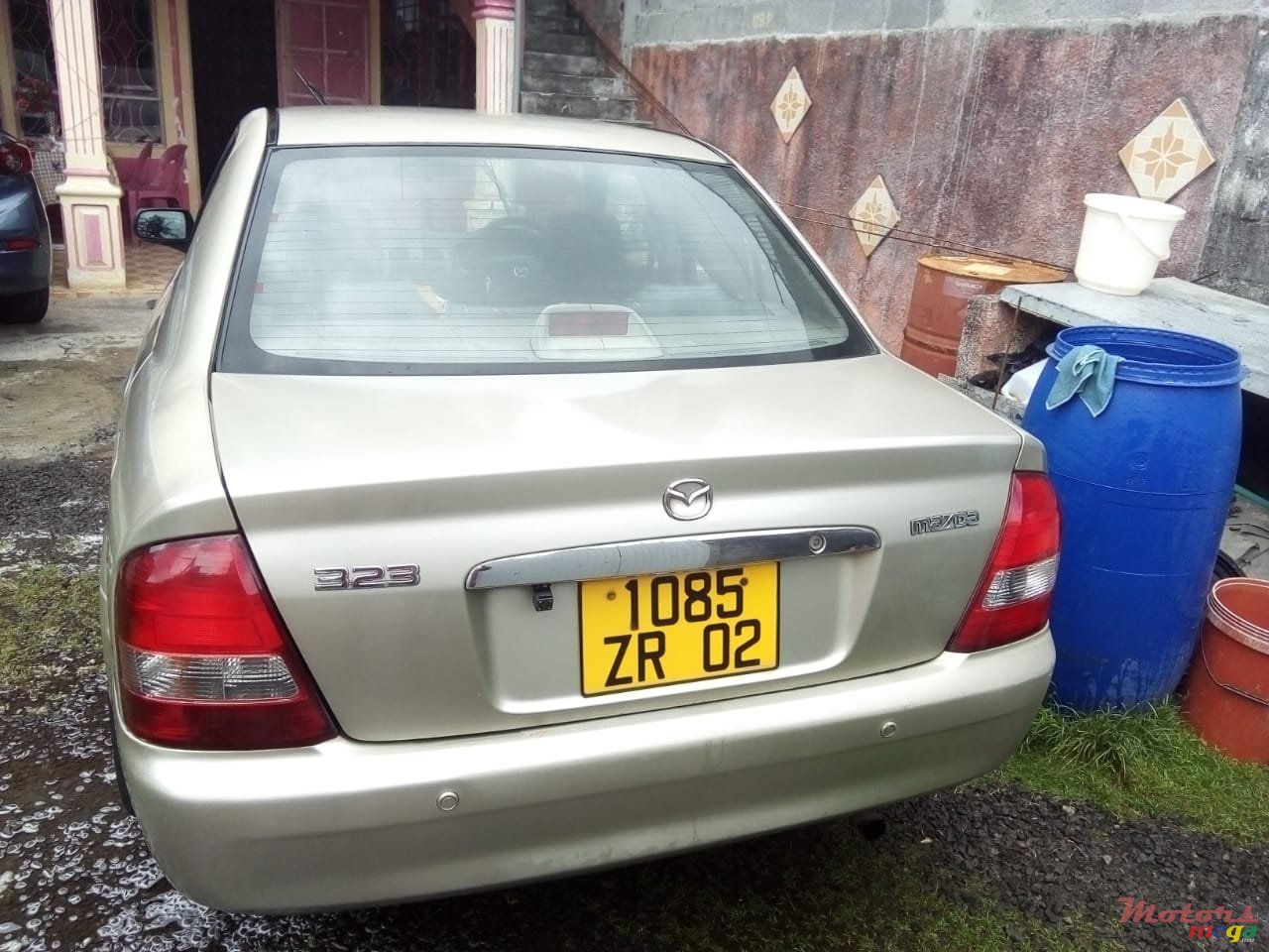 2002' Mazda 323 No modifications photo #7