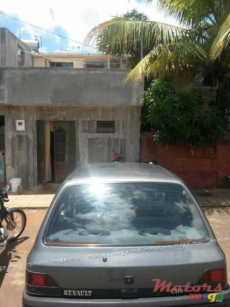 1993' Renault Clio photo #3