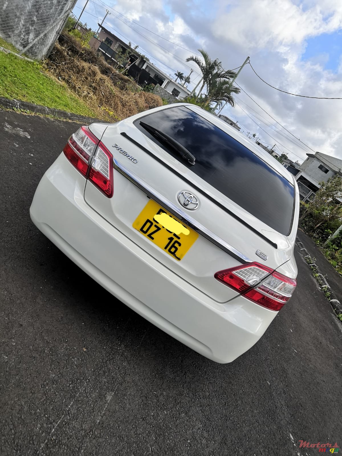 2016' Toyota Premio 1500cc F edition photo #2