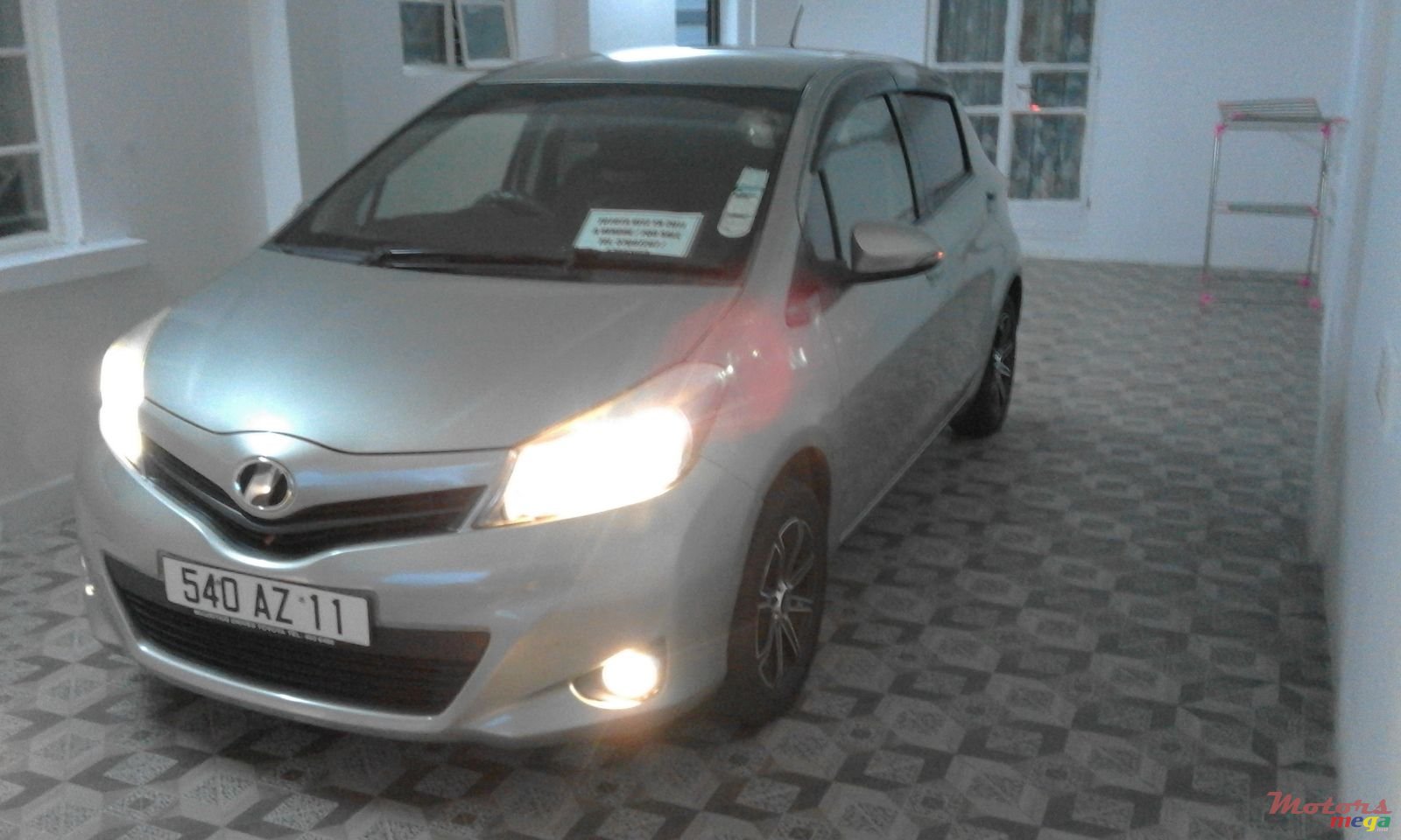 2011' Toyota Vitz photo #3