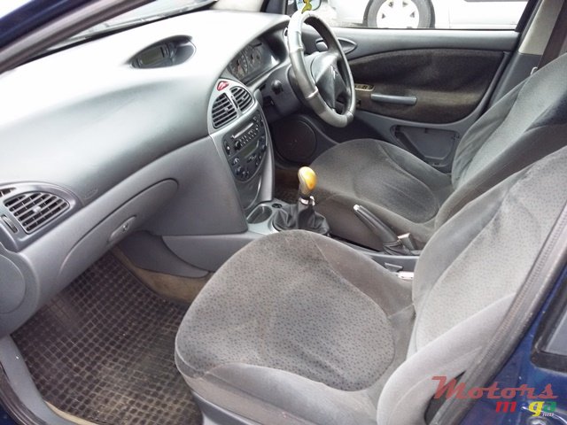 2001' Citroen C5 photo #6