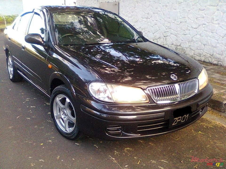 2001' Nissan Sunny photo #1