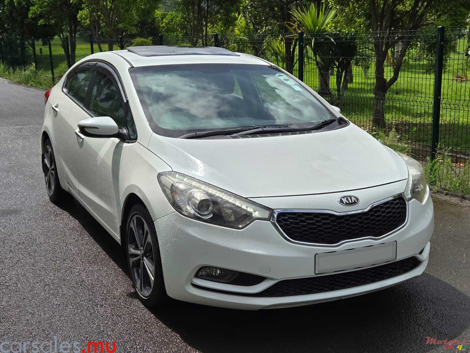 2014' Kia Cerato SX Pack Plus 1.6 photo #2