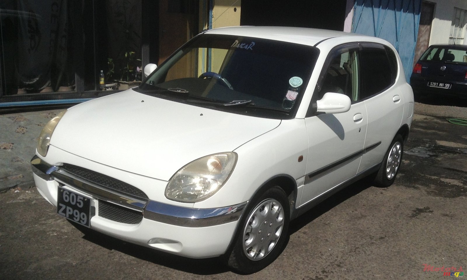 1999' Toyota Duet photo #2