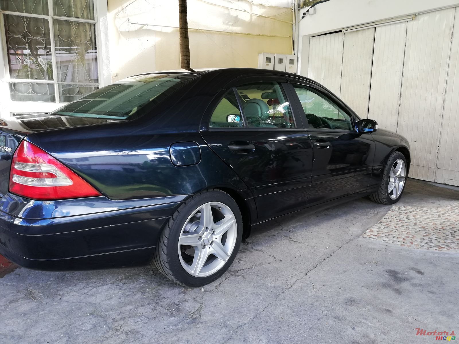 2002' Mercedes-Benz C-Class photo #3