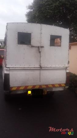 1990' Nissan Pickup photo #3