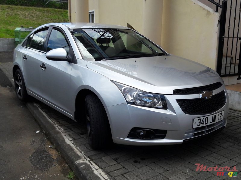 2012' Chevrolet Cruze L photo #5