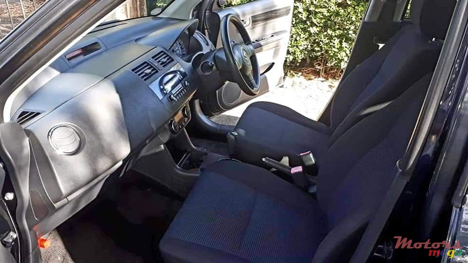 2007' Suzuki Swift photo #5