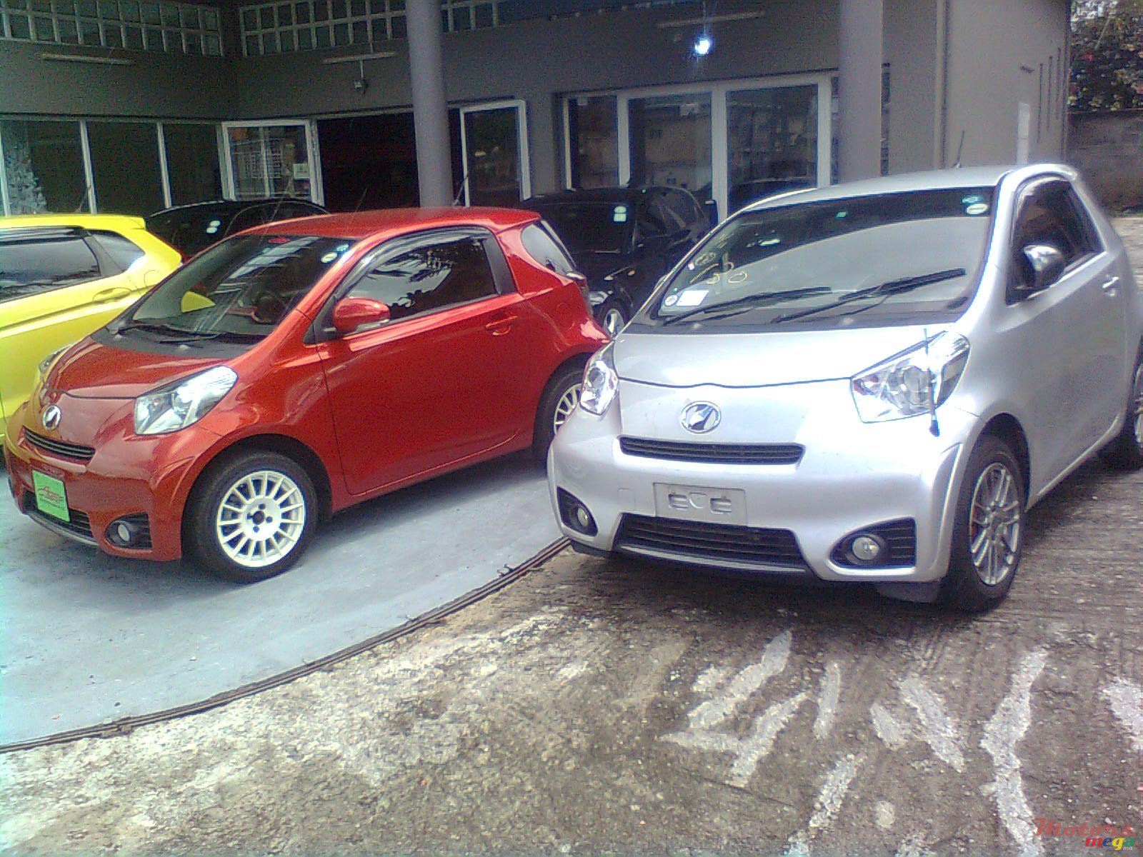 2012' Toyota iQ photo #1