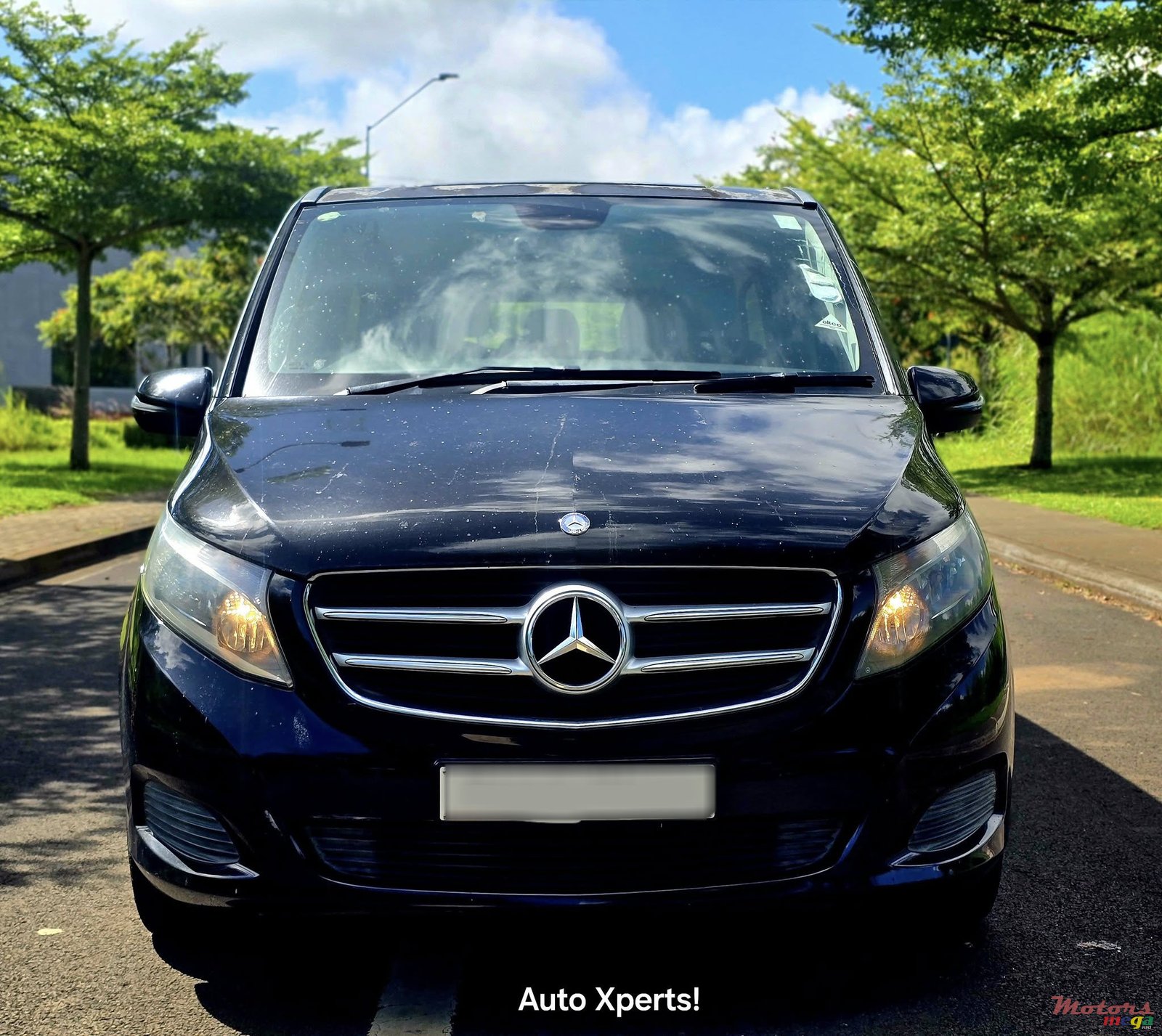 2017' Mercedes-Benz V 220 photo #1