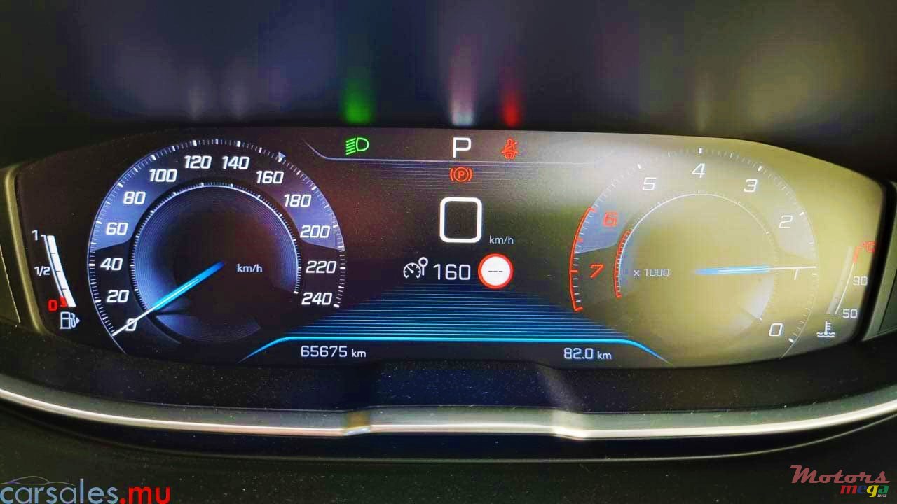 2018' Peugeot 3008 1.2 Allure photo #7