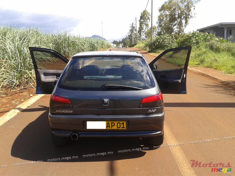 2001' Peugeot photo #6