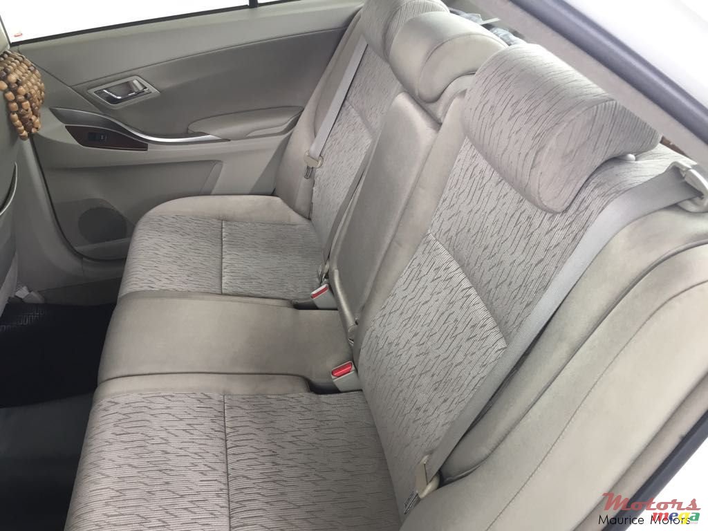 2011' Toyota Allion photo #4