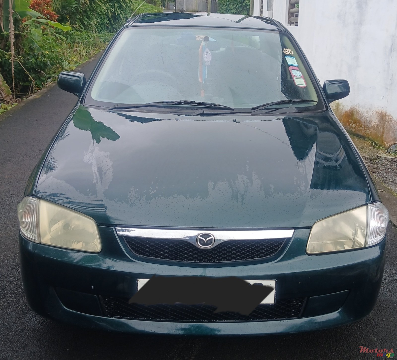 2000' Mazda 323 photo #3