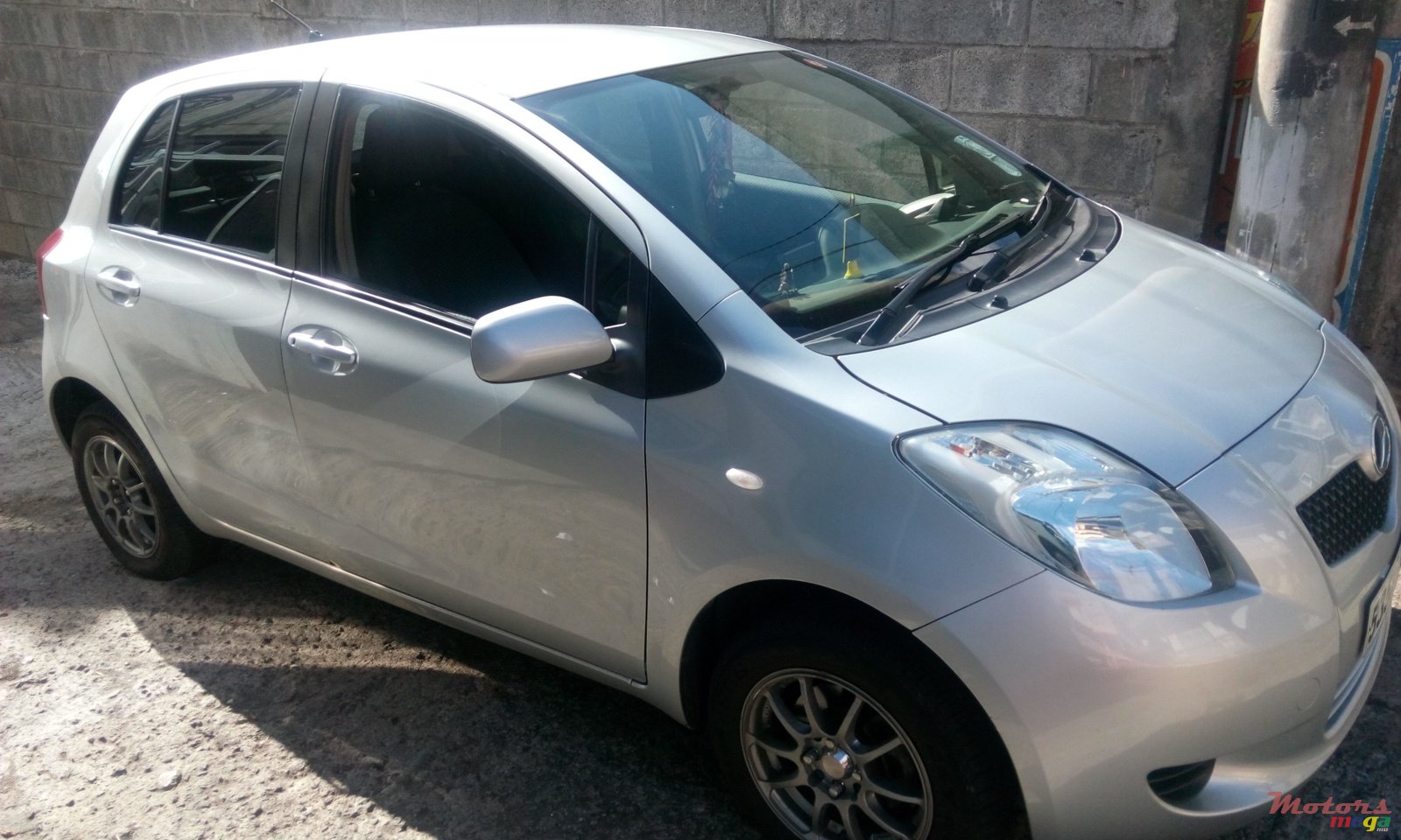 2005' Toyota VITZ, 1.0, VITESSE  AUTOMATIC photo #1