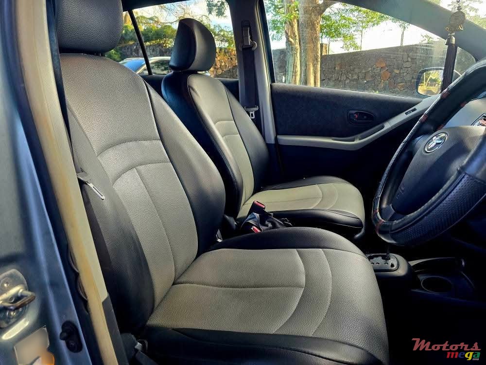 2009' Toyota Vitz Facelift photo #6