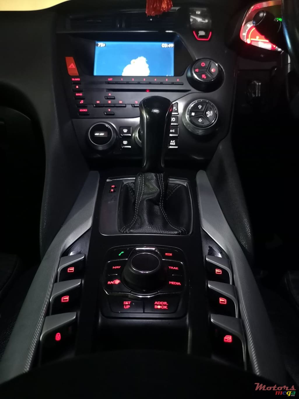 2012' Citroen DS5 photo #6