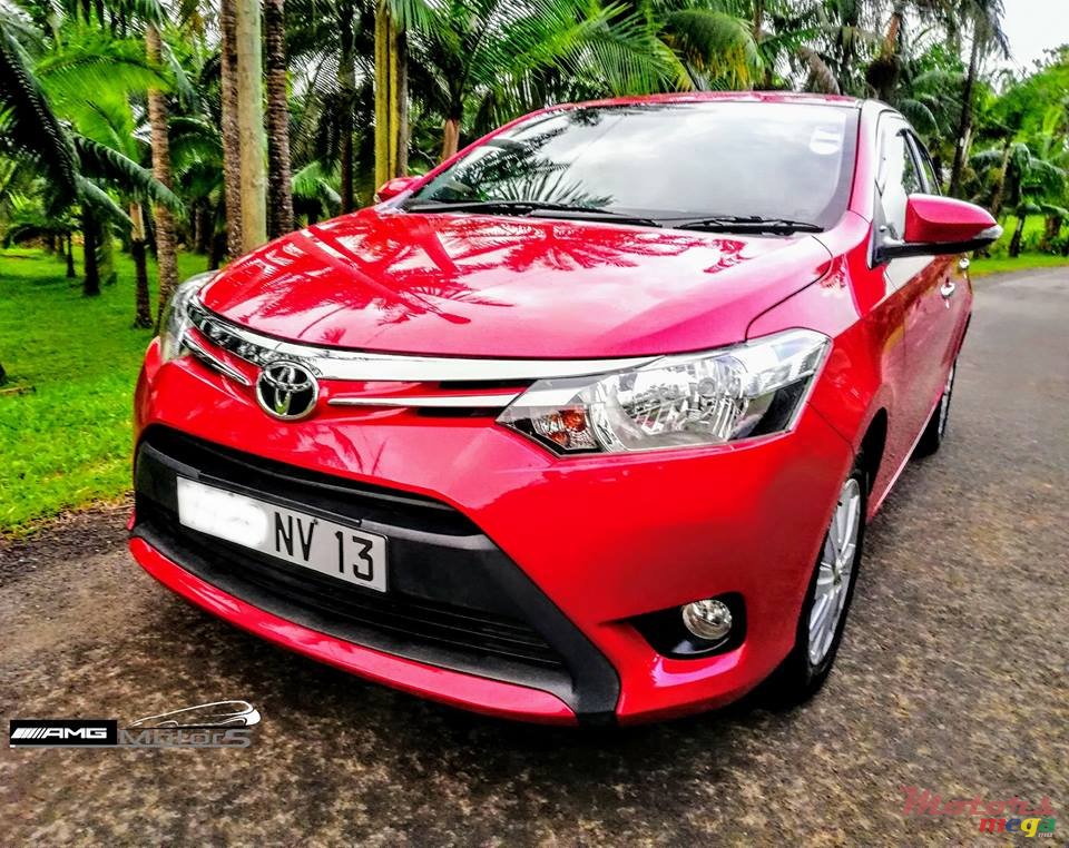 2013' Toyota Yaris 1.3 photo #3