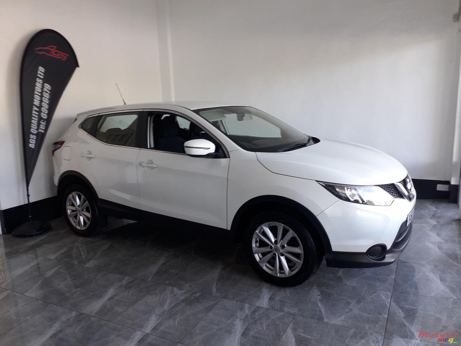 2015' Nissan Qashqai photo #2