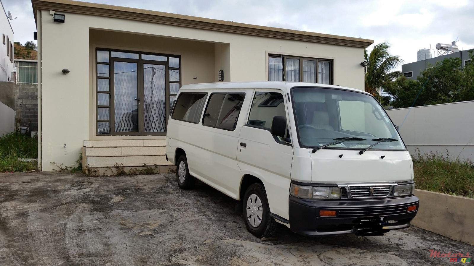 2000' Nissan Urvan photo #3