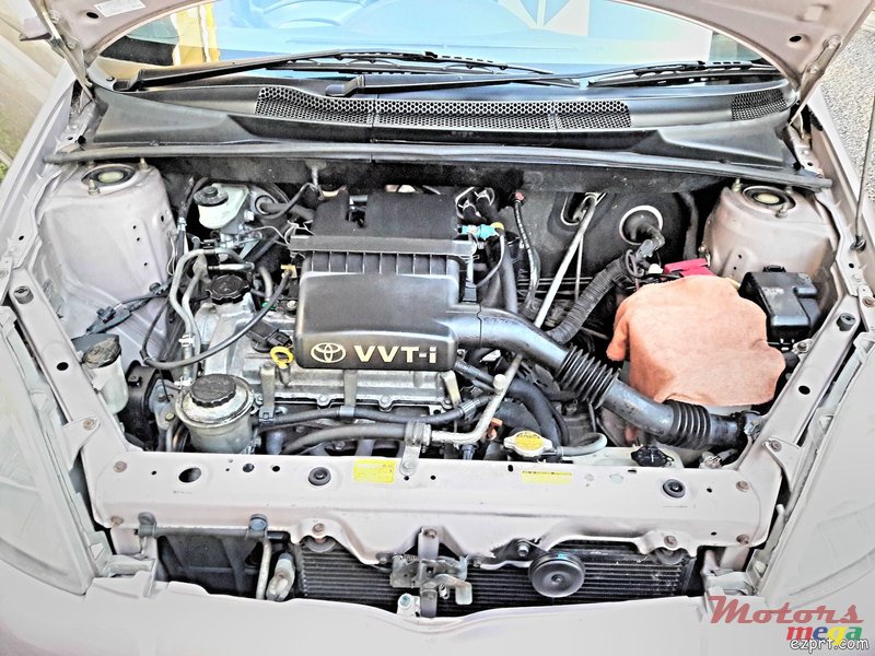 2000' Toyota Vitz photo #6
