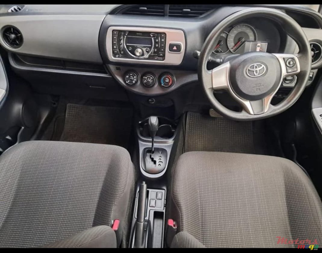 2017' Toyota Vitz photo #3