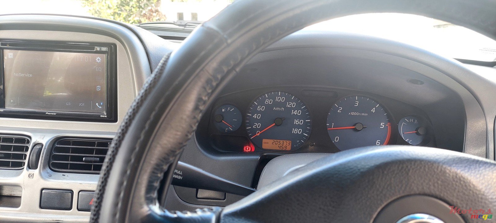 2017' Nissan Hardbody photo #3