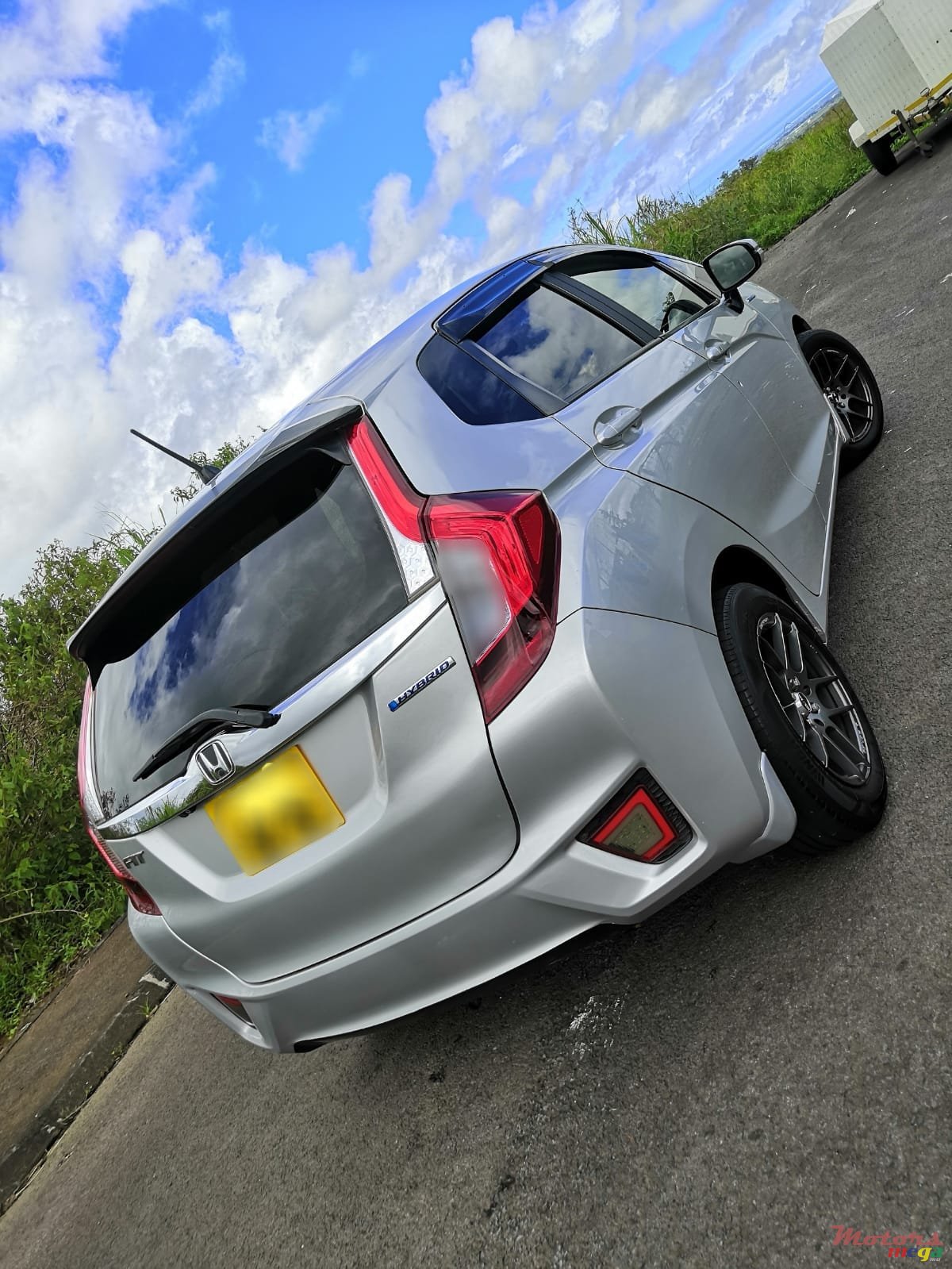 2015' Honda Fit Hybrid L package photo #2