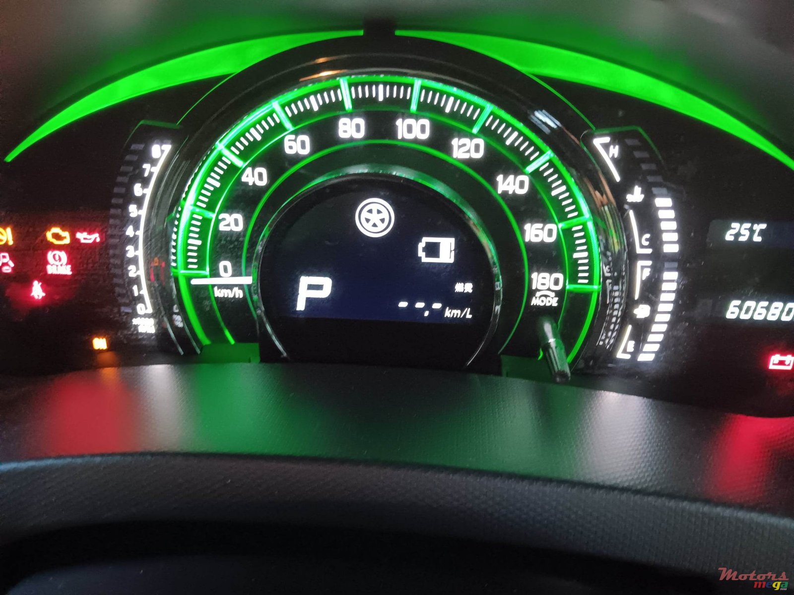 2015' Suzuki Swift photo #3