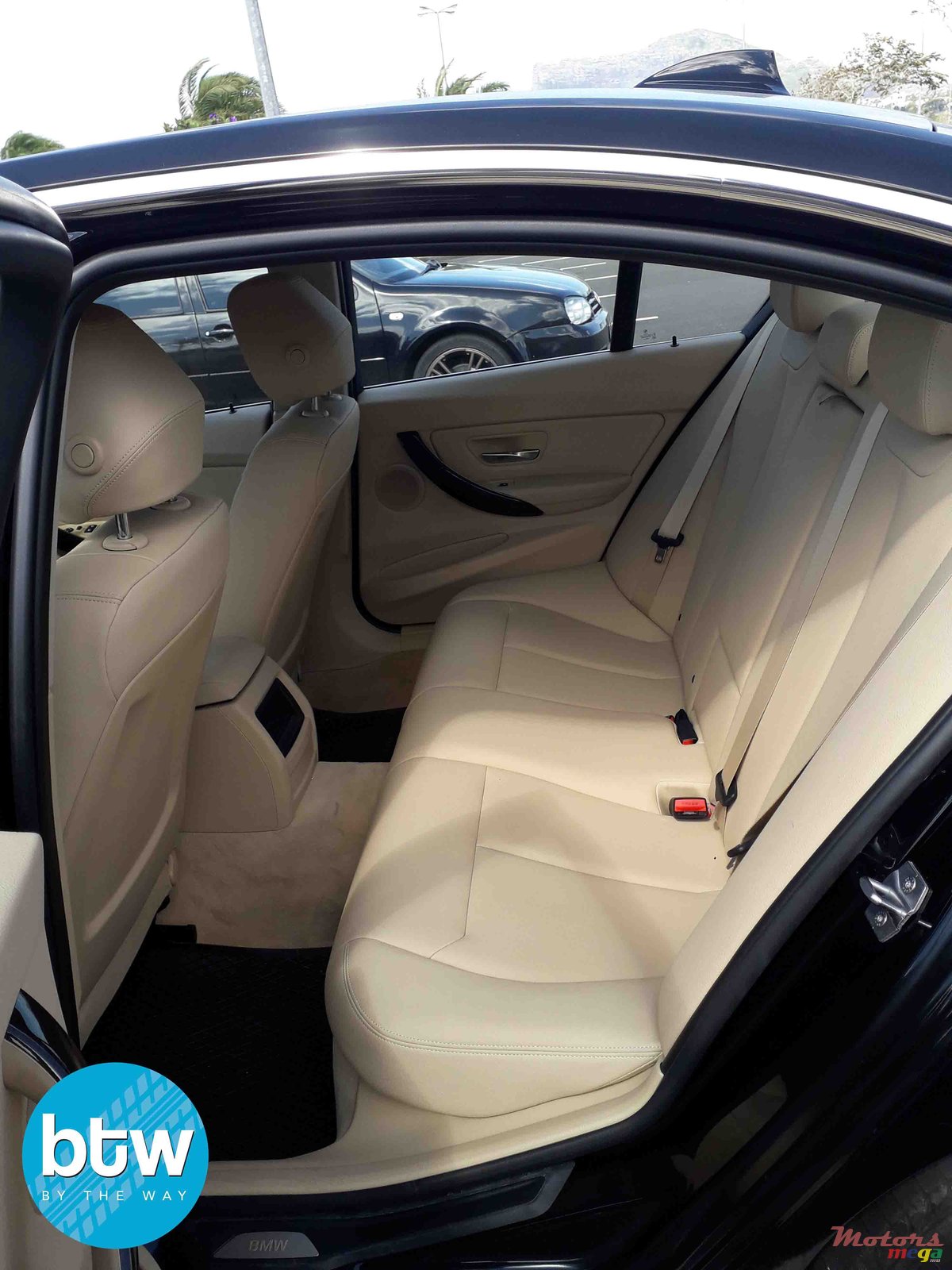 2014' BMW 320 photo #7