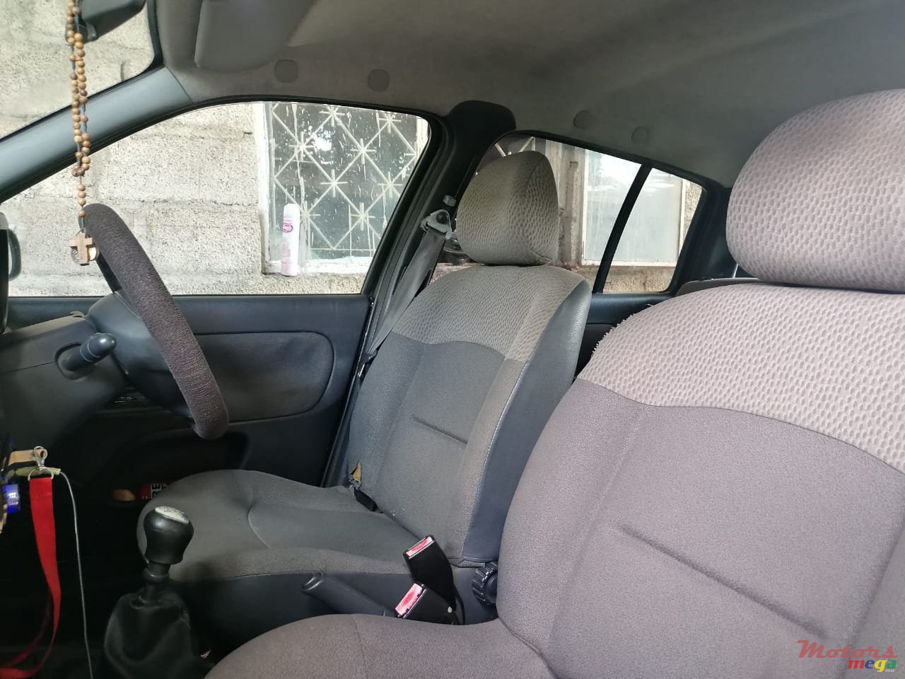 2005' Renault Clio Hatch Back photo #3