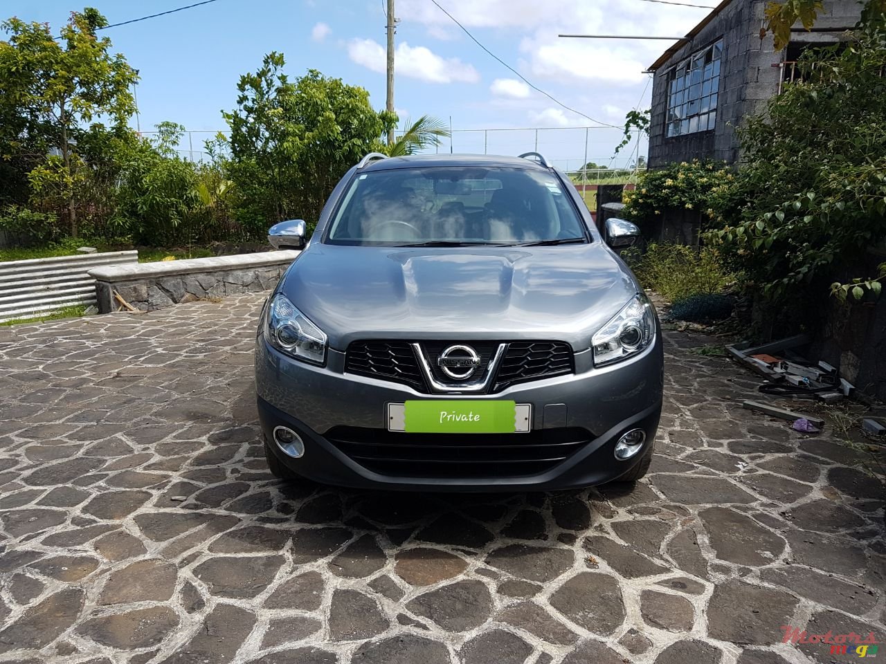 2014' Nissan Qashqai+2 photo #1