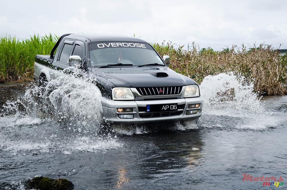 2006' Mitsubishi L 200 extreme edition photo #1